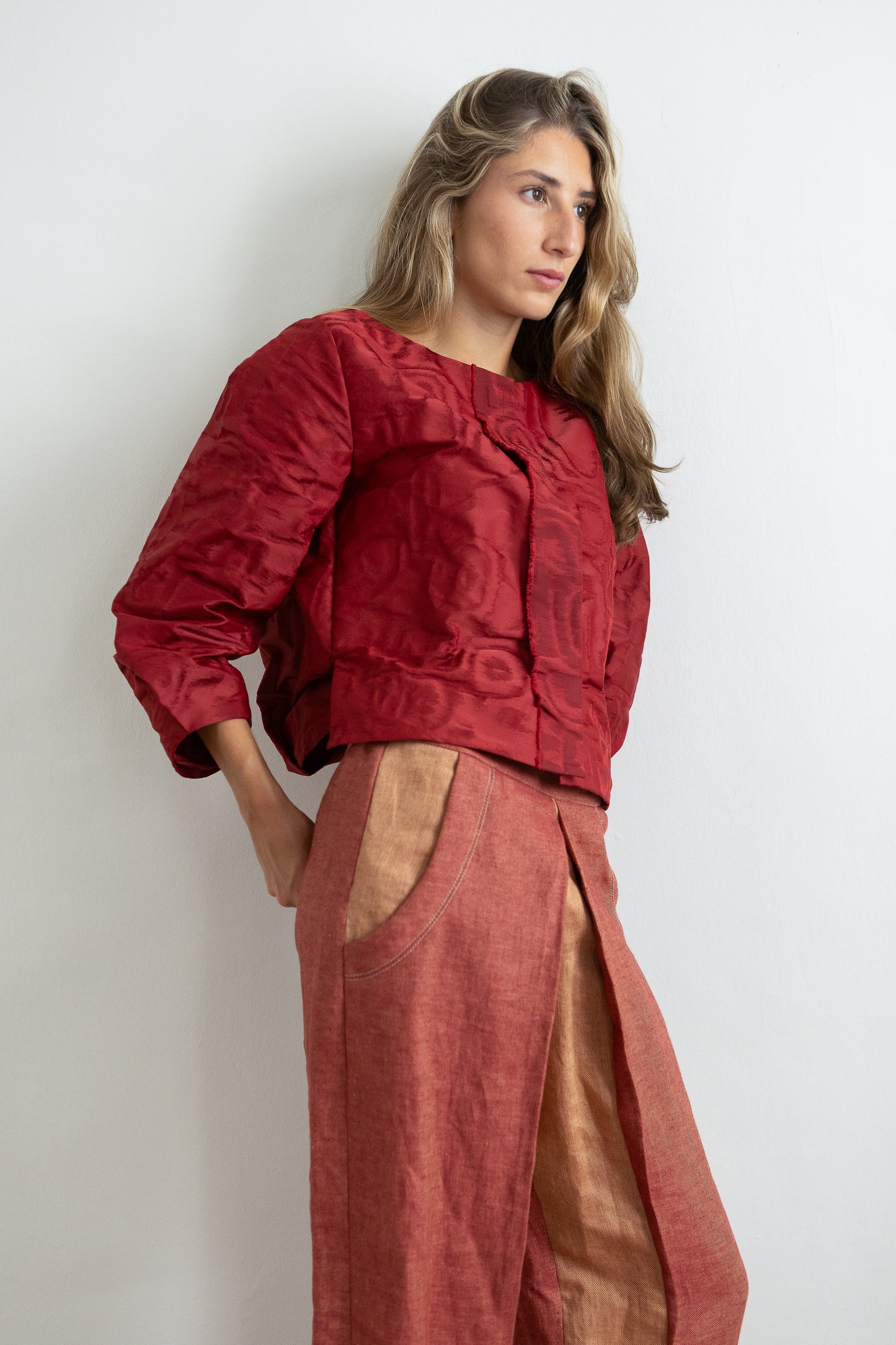 MOIRÉ red shirt
