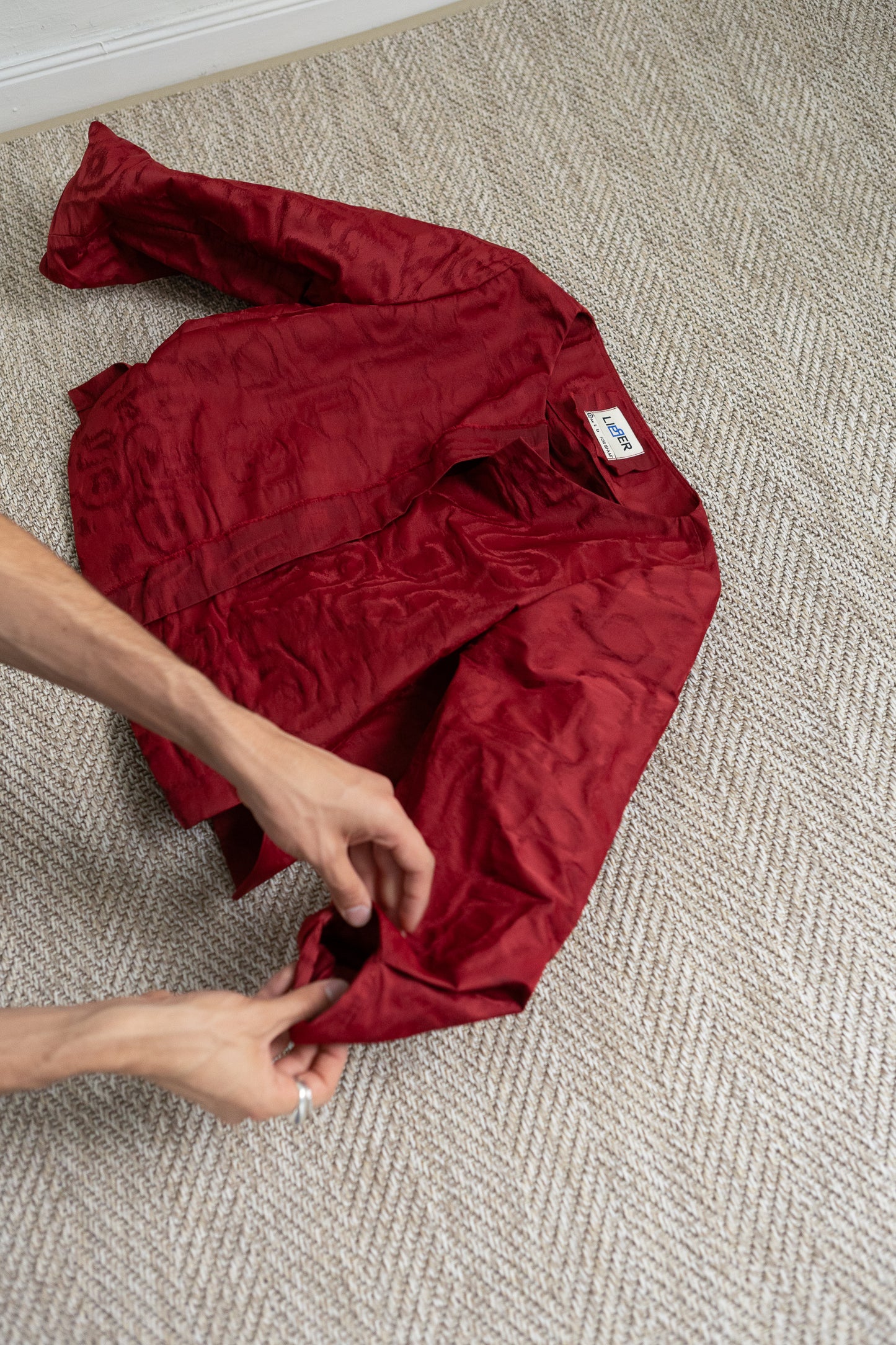 MOIRÉ red shirt