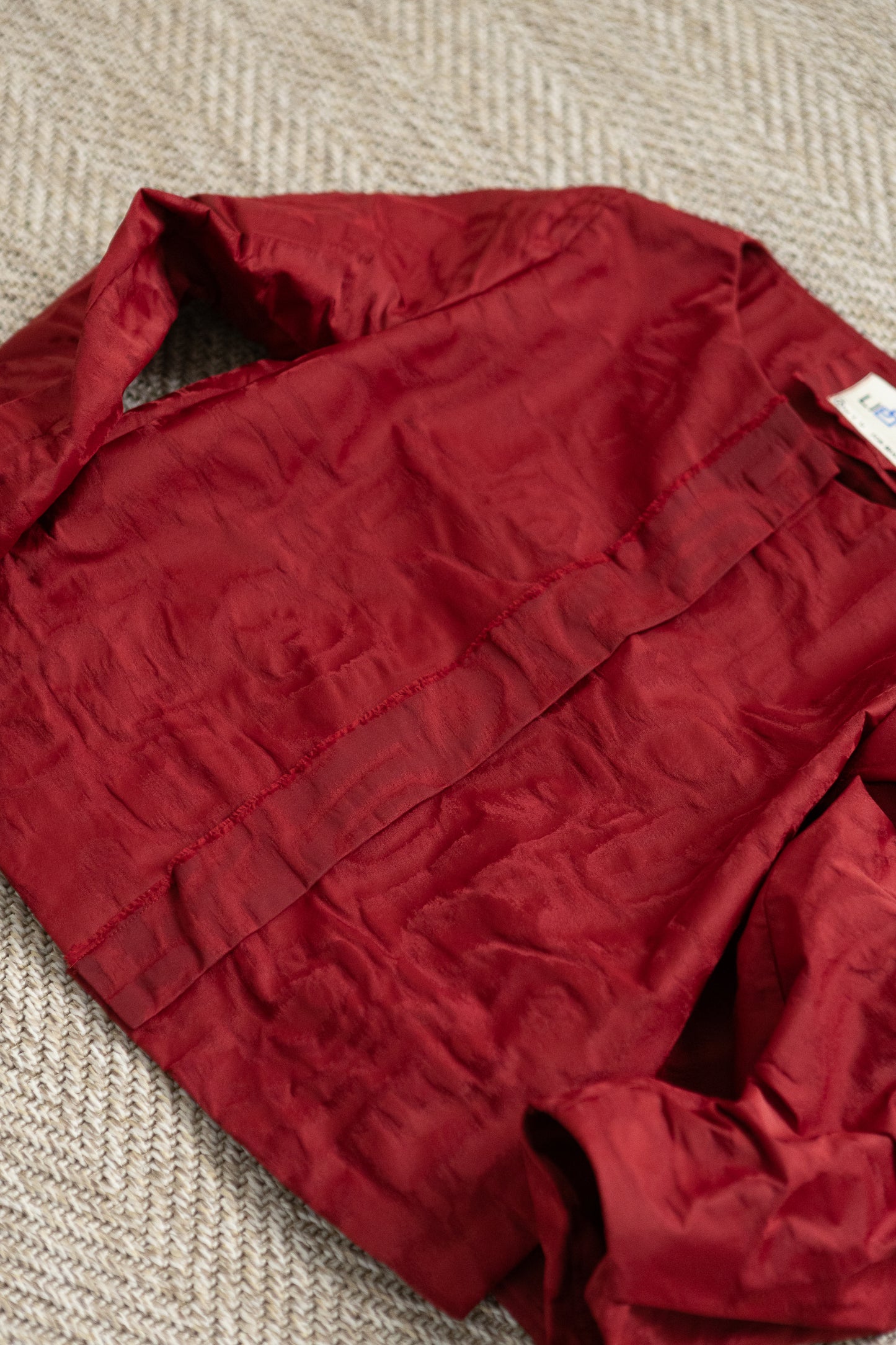 MOIRÉ red shirt