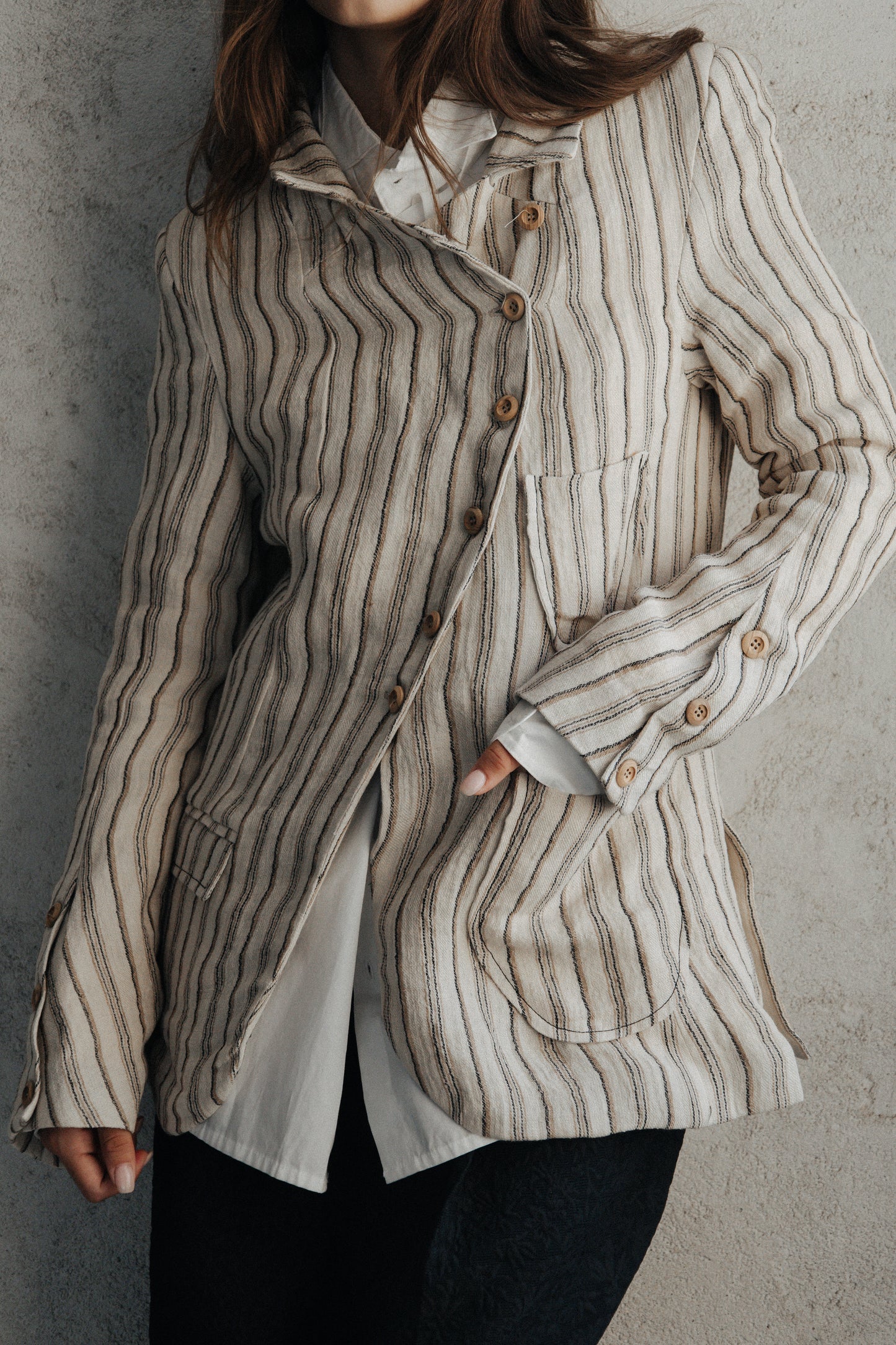 CHAQUETA AITITE RAYAS MARRÓN