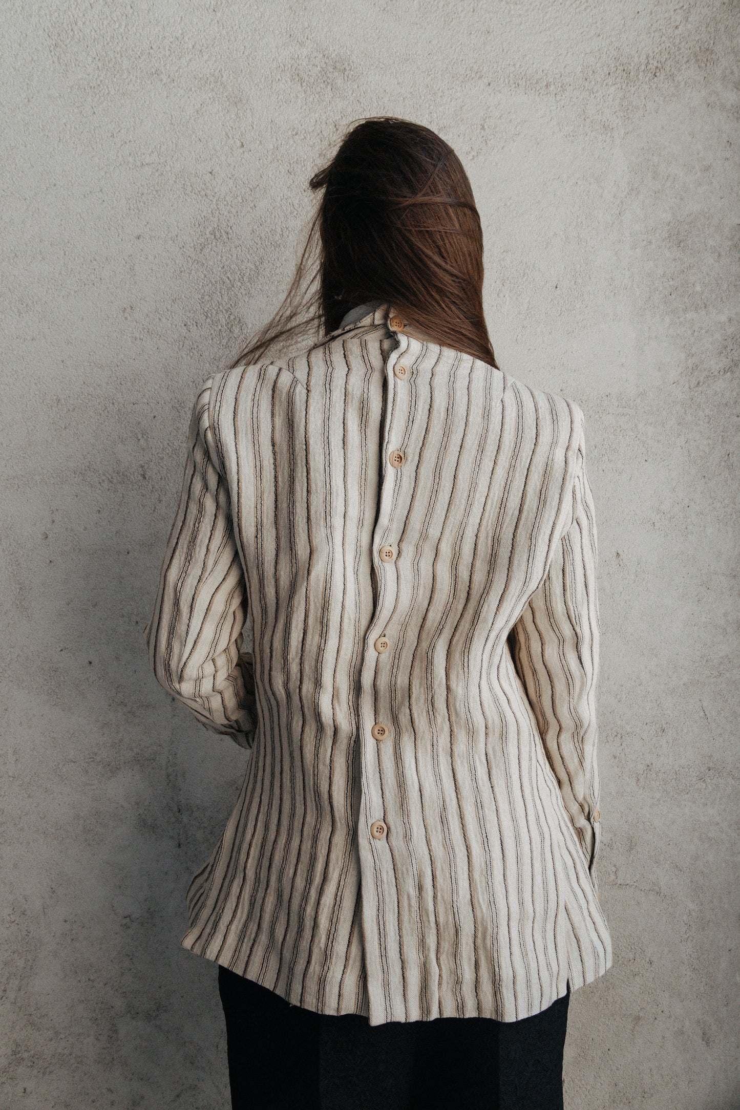 CHAQUETA AITITE RAYAS MARRÓN