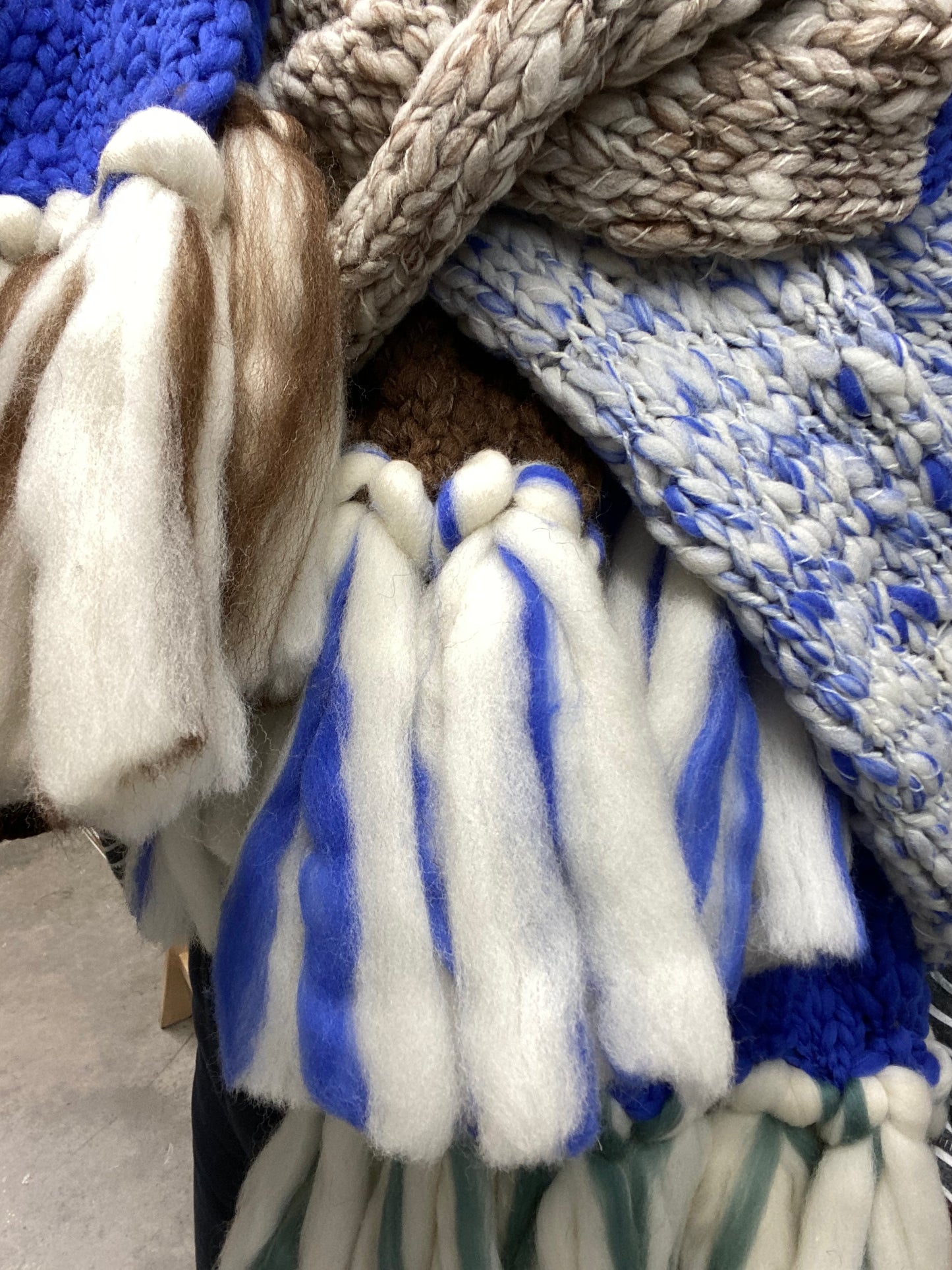 BUFANDA LE BLOCK CREAM CHOCOLATE ELECTRIC BLUE