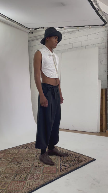 CHALECO LEHENGUSU FLORES BLANCAS